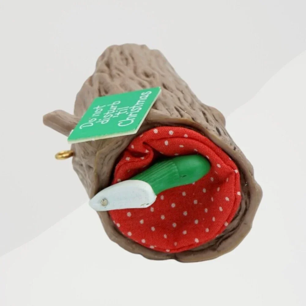 Vintage Hallmark Keepsake Do Not Disturb Sleeping Bear Cub‎ Christmas Ornament